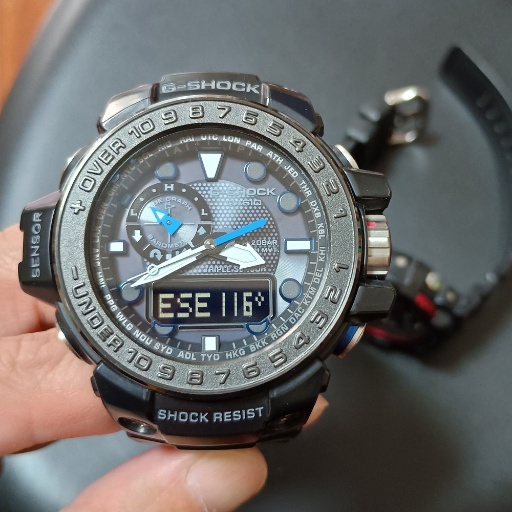 カシオ ガルフマスター CASIO G-SHOCK MASTER OF G-SEA GWN-1000C-1AJF 正面コンパス方位系方角計測CASIOG-SHOCK耐衝撃とPRO TREKテクノロジーのトリプルセンサー Triple Sensor